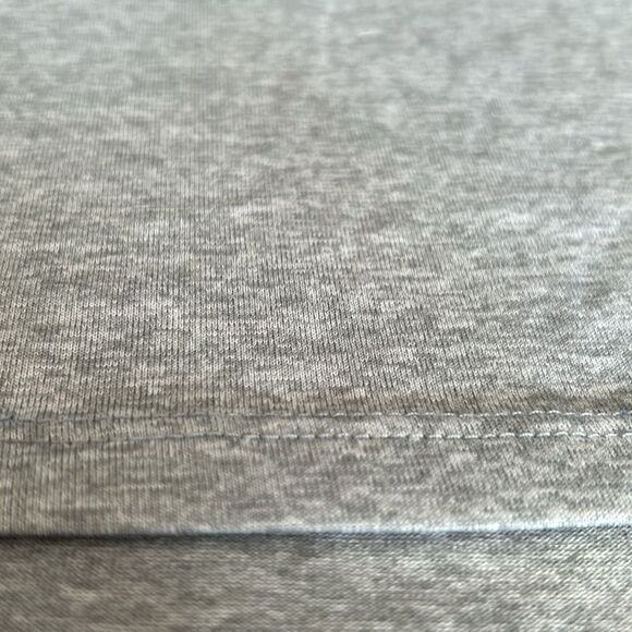 Under armour- Women’s medium - Picture 2 of 6